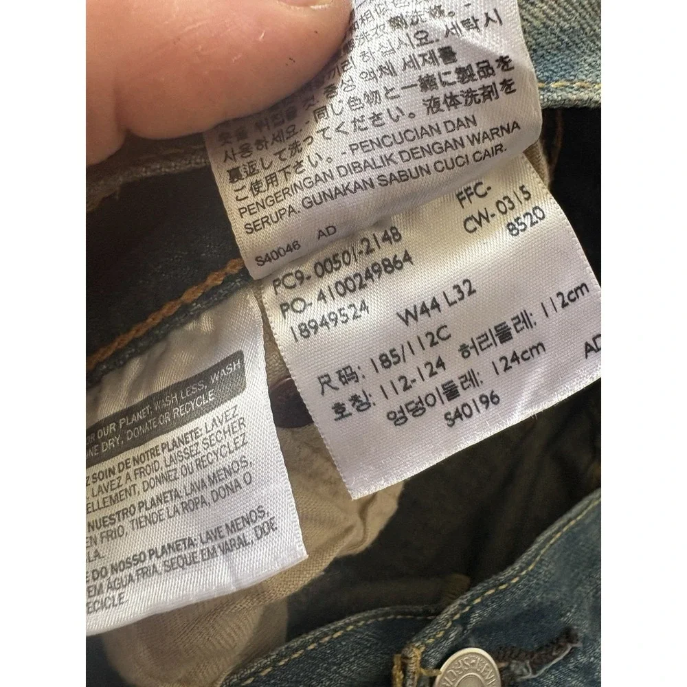 Levi's 501 Straight Fit Jeans Mens 44x32 Blue Denim Button Fly Classic Casual